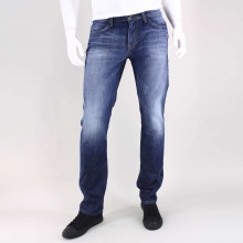 JOE'S The Brixton is slim from thigh to hem. This tailored denim always looks sharp. A straight leg denim jean that's not too skinny. An incredibly versatile fit, work to play!