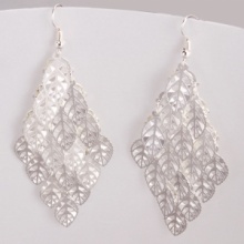 Leaf Shape Earings. Christmas Shopping, 4% off plus free Christmas Stocking and Christmas Hat!