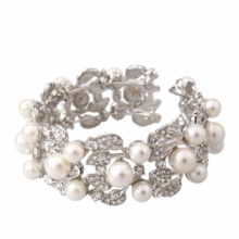 Exquisite Pearl Rhinestone Bracelet. Christmas Shopping, 4% off plus free Christmas Stocking and Christmas Hat!