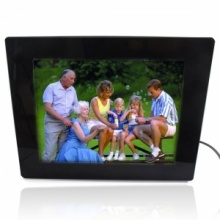 7 White Figure Screen GADMEI Digital Photo Frame with 2GB Memory Card. Christmas Shopping, 4% off plus free Christmas Stocking and Christmas Hat!