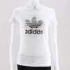 Put on your Trefoil in this women's adidas Originals Trefoil Tee shirt for all-around adidas style.