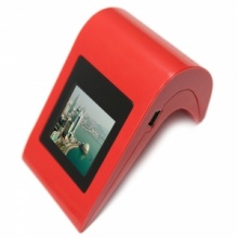 1.5 8MB Red Swing LCD Digital Photo Frame. Christmas Shopping, 4% off plus free Christmas Stocking and Christmas Hat!